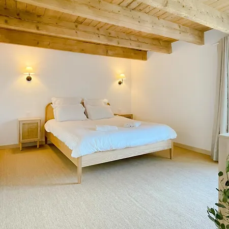 Сasa de vacaciones La Maison De Leon Saint-Georges-de-Gréhaigne