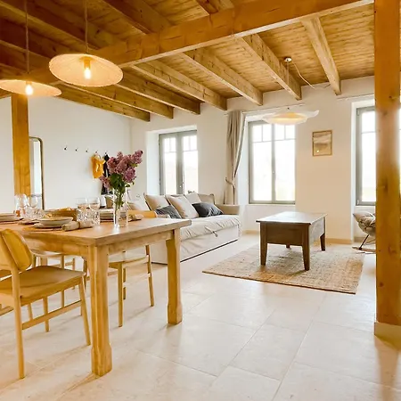 La Maison De Leon